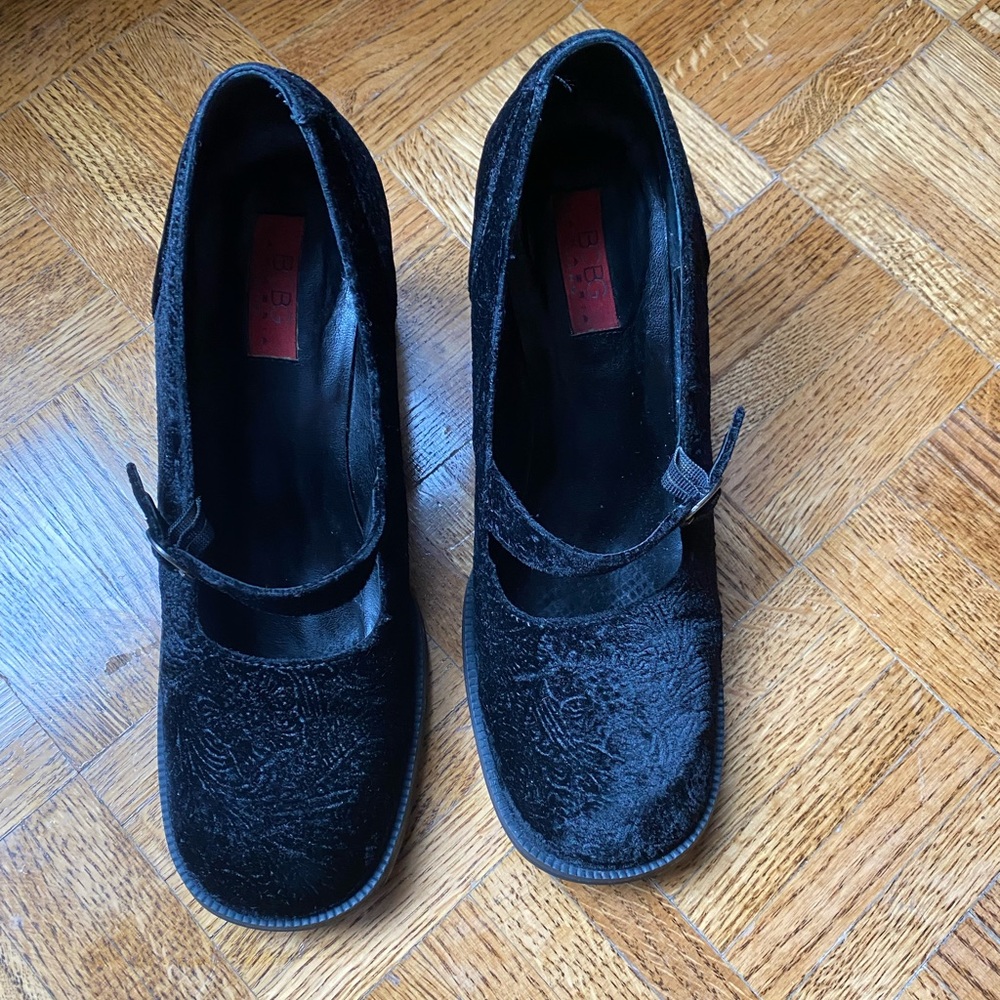 BCBGMAXAZRIA Block Heel ,Square Toe shoes .Sz 9